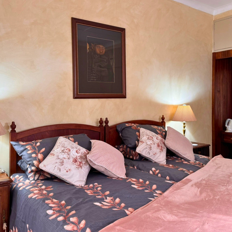 Unit 2 Standard Twin Room Inside